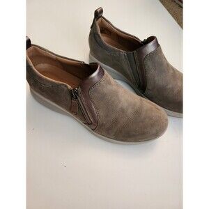Clarks Unstructured Slip-On Shoes UnAdorn Zip B24